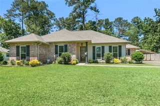 34 Hester St, Madisonville, LA 70447