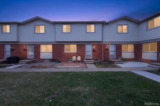 20814 Hunt Dr, Roseville, MI 48066