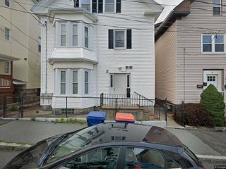17 Franklin St, New Bedford, MA 02740