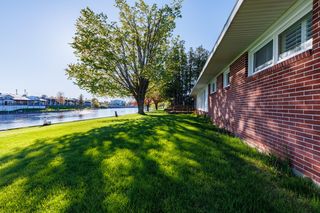 190 Riverside Dr, Cheboygan, MI 49721