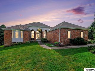 11425 S  216th St, Gretna, NE 68028