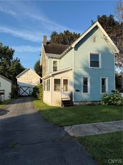 13 Madison St, Carthage, NY 13619