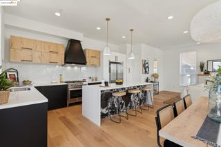 1608 32nd St, Oakland, CA 94608