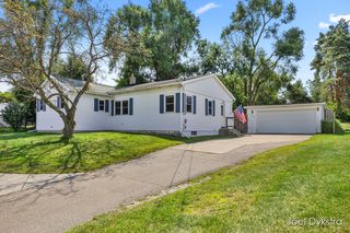 700 Six Mile Rd NW, Comstock Park, MI 49321