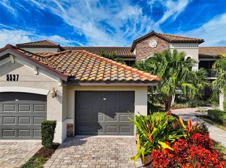 5537 Palmer Cir #203, Bradenton, FL 34211