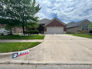 9132 Winding River Dr, Fort Worth, TX 76118