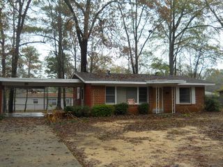 1220 Valley Forge Rd, Dothan, AL 36301