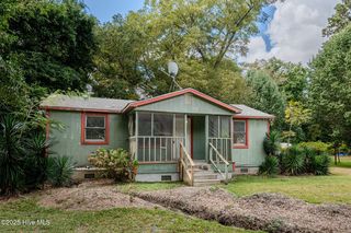 409 S Bodenheimer Street, Burgaw, NC 28425