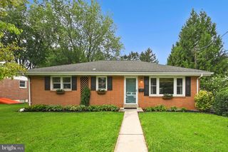 125 S  Center Ave, Palmyra, PA 17078