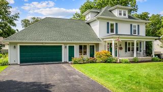 5637 Grove St, Roscoe, IL 61073