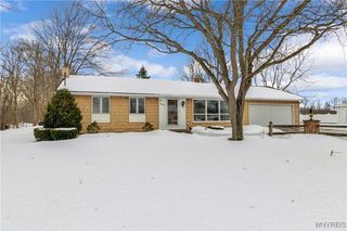 6872 Townline Rd, North Tonawanda, NY 14120