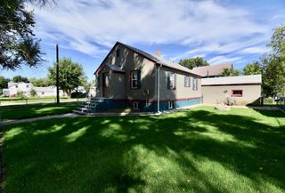 301 E  Barry St, Glendive, MT 59330