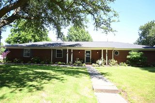 2107 Strait Pl, Stuttgart, AR 72160