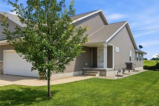 5613 Dostal Dr SW, Cedar Rapids, IA 52404