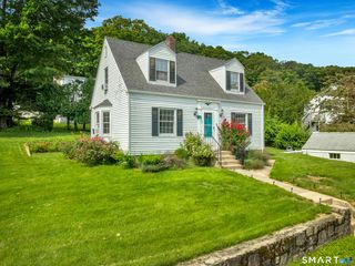 80 Oneco Avenue, New London, CT 06320