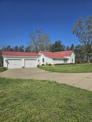104 Finley Rd, Easley, SC 29642