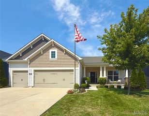 1319 Bloomfield Dr, Eureka, MO 63025