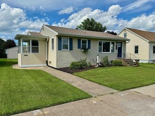 2137 Green Bay STREET, La Crosse, WI 54601