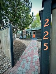 225 NW Florida Ave, Bend, OR 97703