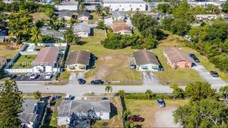 5649 SW 27th St, Hollywood, FL 33023