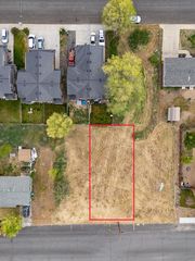 SW 3rd St #6, Madras, OR 97741