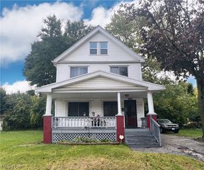 641 E  96th St, Cleveland, OH 44108