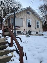 2713 13th Ave, Beaver Falls, PA 15010