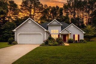 4662 Huff Park Ct, Snellville, GA 30039