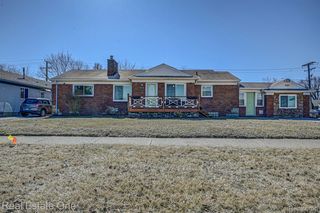 8206 E  Forteen Mile Rd, Warren, MI 48093
