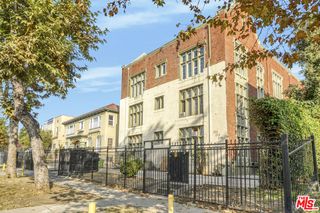212 S  Catalina St, Los Angeles, CA 90004