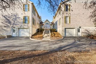 528 Pershing Ave #G, Glen Ellyn, IL 60137