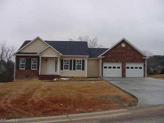 100 N  Hill Dr, Mount Airy, NC 27030
