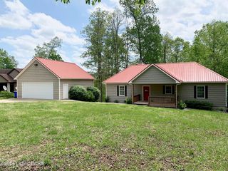 486 Ironwood Dr, Bee Spring, KY 42207