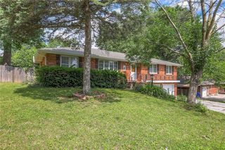 7512 N  Wyandotte St, Gladstone, MO 64118
