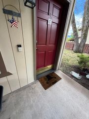 811 Caroline Ave #C, Mount Shasta, CA 96067