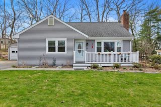 89 Oriole Ln, Milford, CT 06460