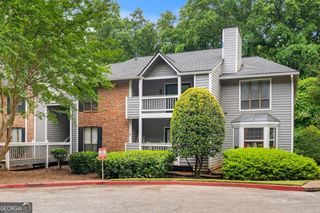 530 Warm Springs Cir, Roswell, GA 30075