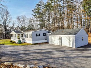 41 Hill Street, South Paris, ME 04281