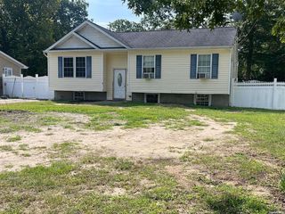 72 Norfleet Lane, Coram, NY 11727