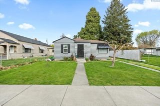 305 Birch Ave, Grandview, WA 98930