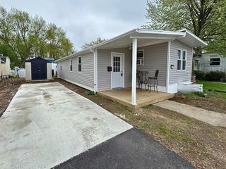 25 Pioneer Way, Springfield, MA 01119