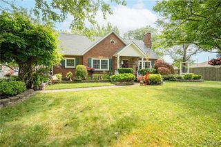 945 Mineral Springs Rd, Buffalo, NY 14224