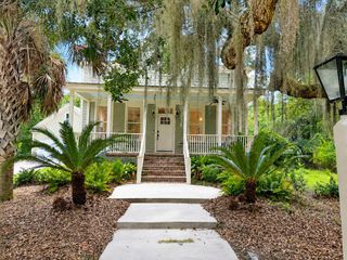 29 Fort Fremont Ct N, Saint Helena Island, SC 29920