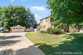 610 E  Lincoln Ave, Zeeland, MI 49464