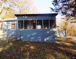 124 Spring Creek Dr, Locust Grove, OK 74352