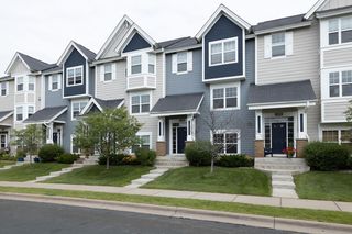 15648 Cobblestone Lake Pkwy #1104, Apple Valley, MN 55124