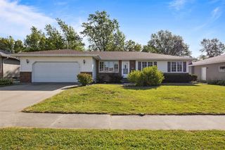 2835 Highland Dr, Marion, IA 52302