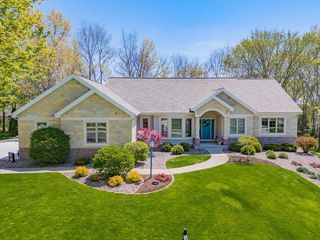 1813 Pineview Drive, Verona, WI 53593