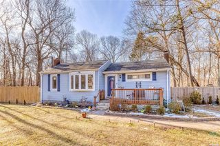 44 S Swezeytown Rd, Middle Island, NY 11953