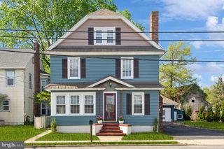 65 Chestnut St, Elmer, NJ 08318